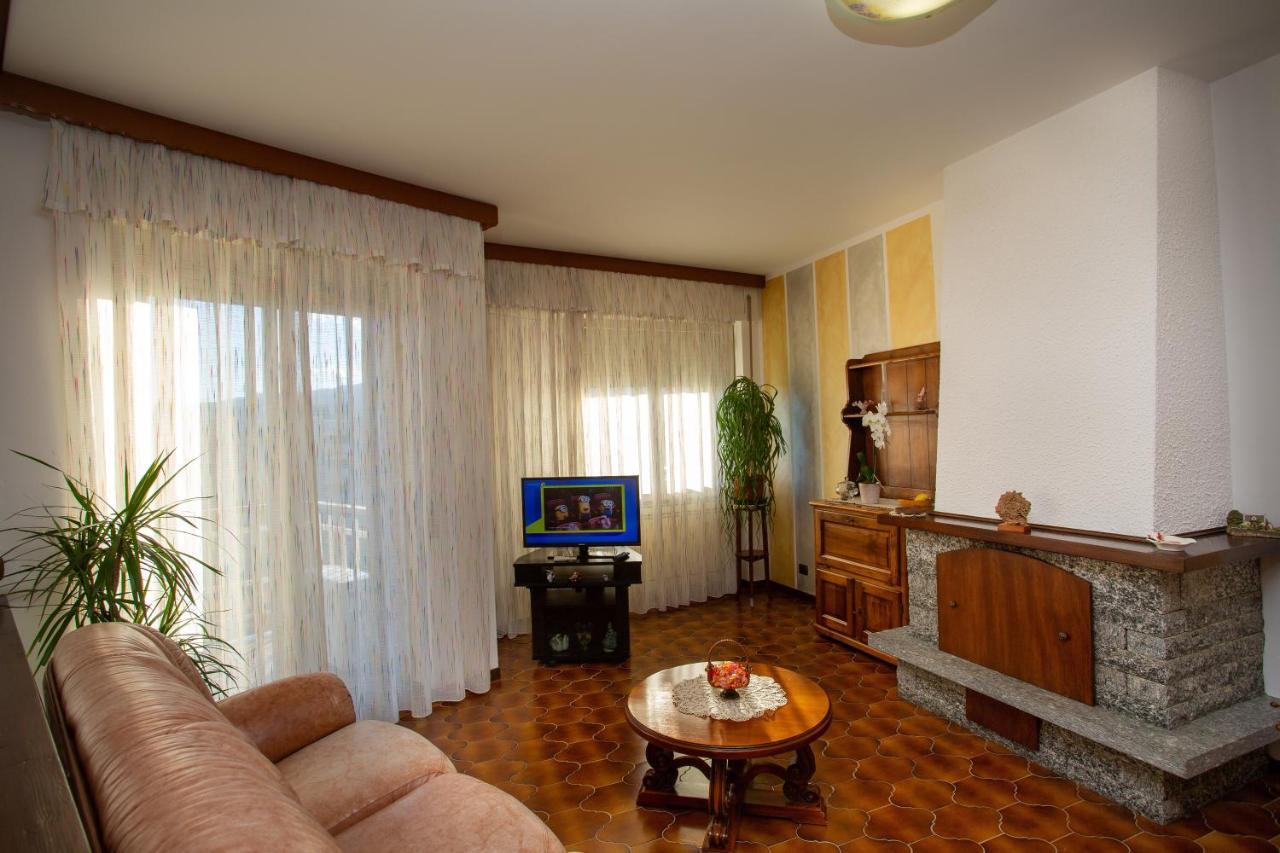 Casa Vacanze Heidi Vista Lago Verbania Exterior photo